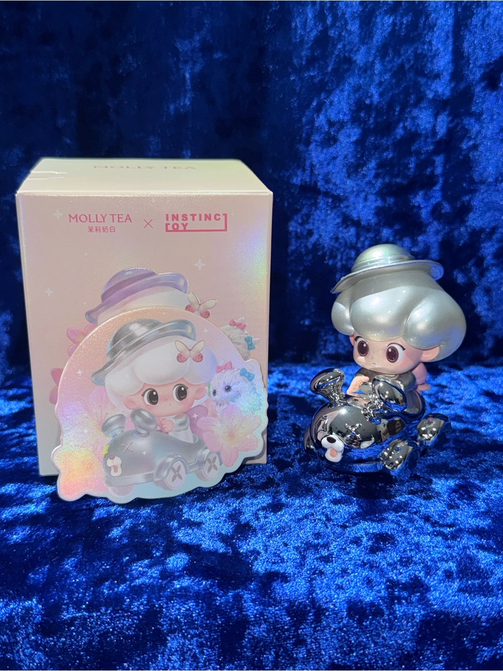 Molly Tea x INSTINCTOY - Booma Car